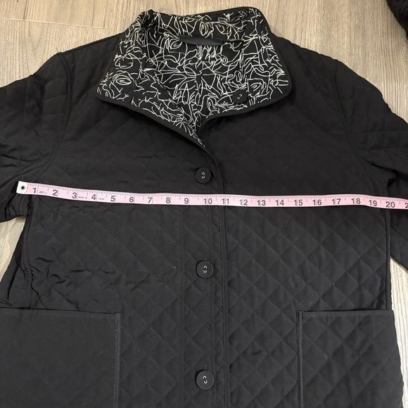 Quilted Reversible Black White Floral Spring Fall Jacket Size Women’s M Buttons - Picture 8 of 9